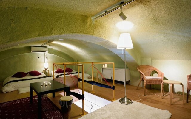 nid NAMBA at Adel Heim