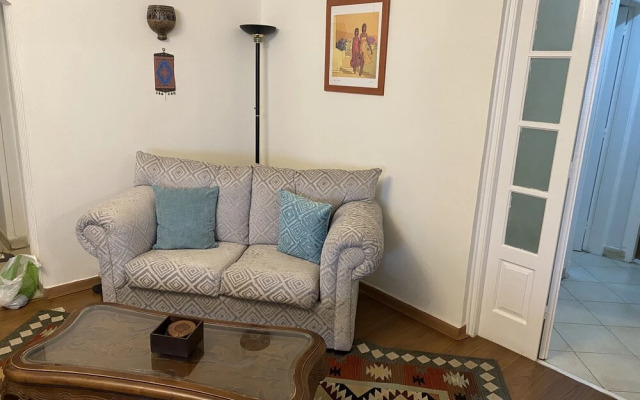 Charming 2-bedrooms Apartment With Side Nile View