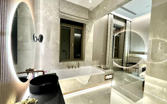 Luxury Penthouse In Downtown