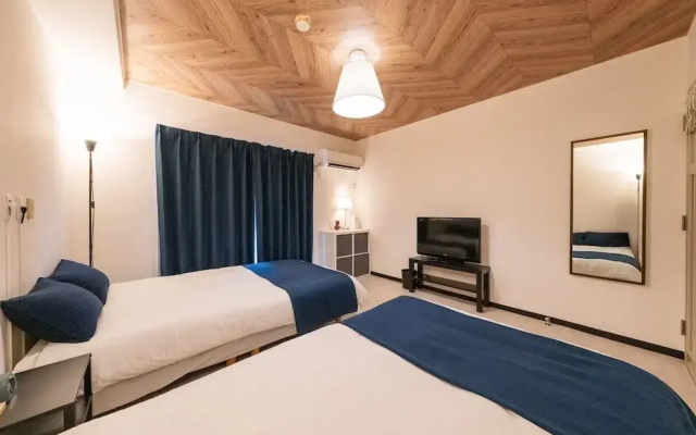 Namba West 5 connecting room