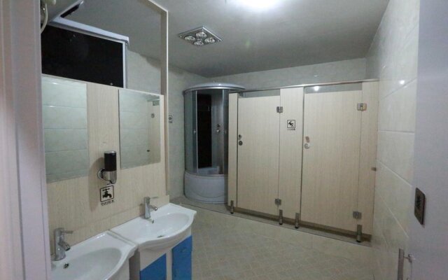 Jian Yi Capsule Theme Hostel