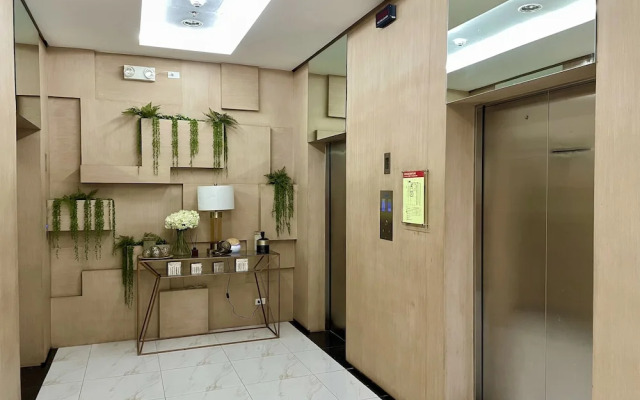 The Loop Condotel
