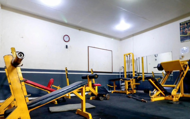 RedDoorz Plus near Universitas Indonesia