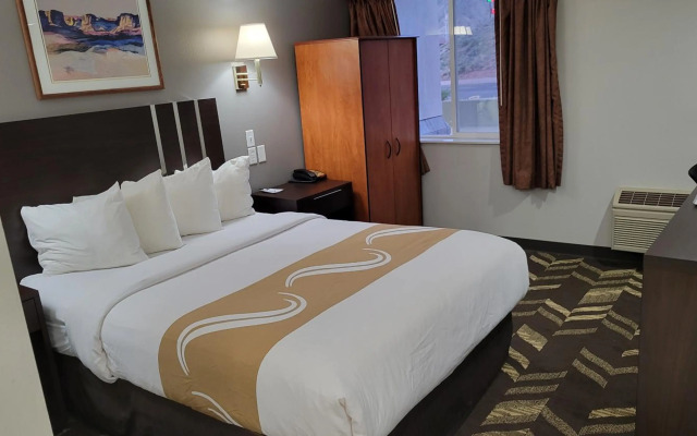 Quality Inn & Suites Salina National Forest Area