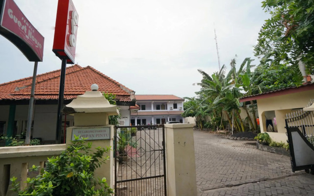 OYO 2003 Female Guest House