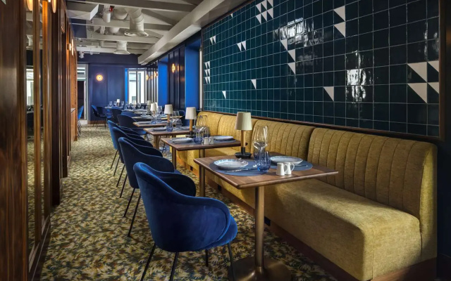 DUO  Lisbon, Curio Collection by Hilton