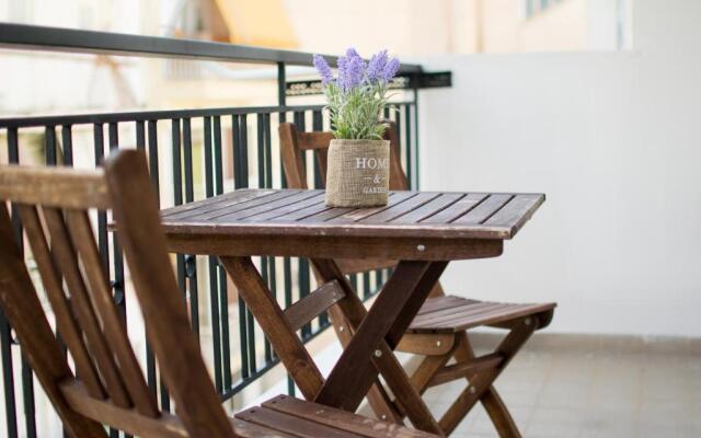 Destination Acropolis apt4