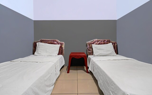 OYO 92893 Santana Residence Syariah