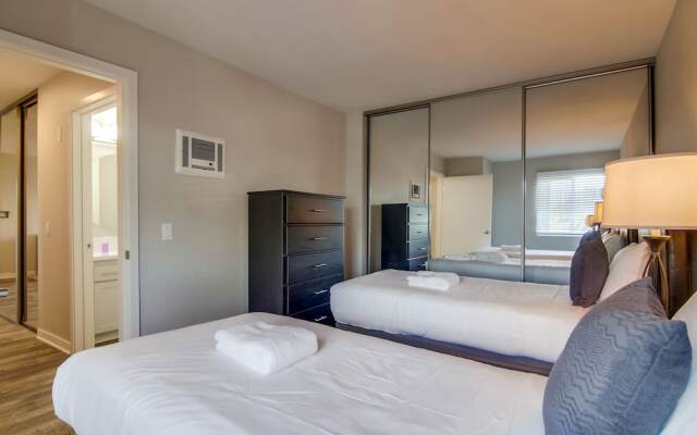 The Luxe Suites of Temecula Heights
