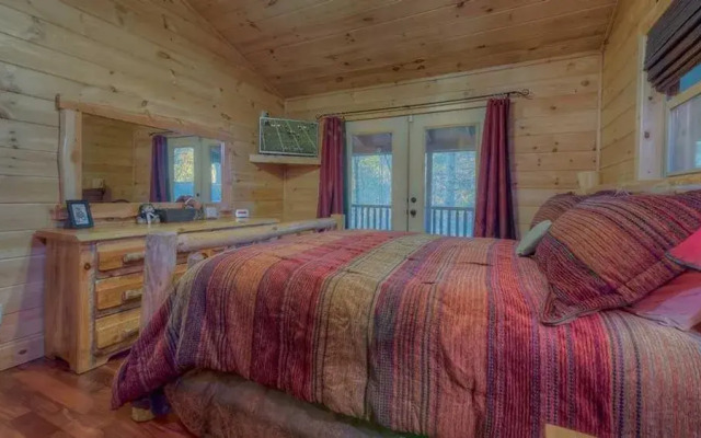 Colby's Cabin by Escape to Blue Ridge