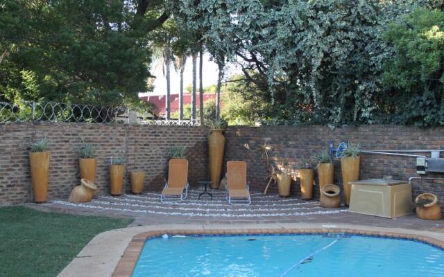 Sun Ray Guest House