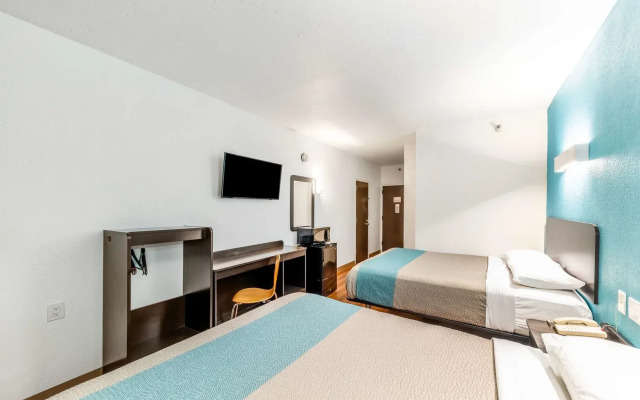 Motel 6 Lewisville, TX - Medical City