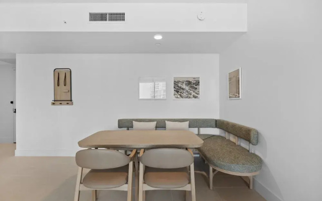 Luxury 45th-Floor Condo with City Views