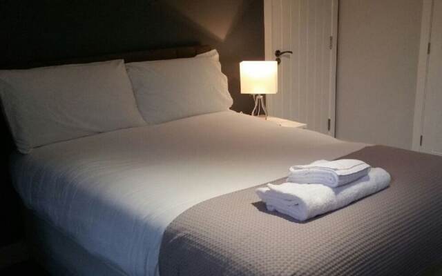 Crown Street House Serviced Apartments by Saffatel