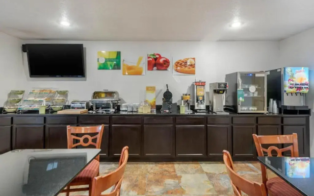 Allington Inn & Suites South Fork