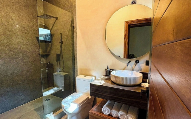 Serenzzo Hotel & Cuisine