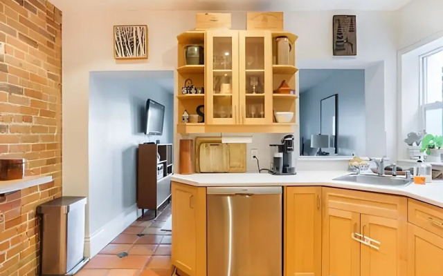 Charming Family House 3 Bdr with Balcony