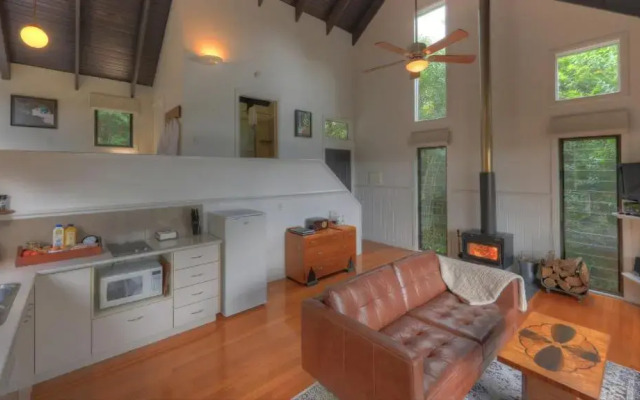 Misty View Cottages Montville