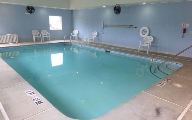 Red Roof Inn & Suites Carrollton, GA–West Georgia