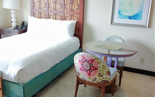Marina Papagayo Suites