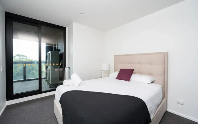 Luxury Melbourne With Albert Park Views