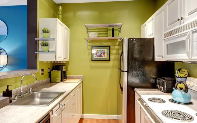 Belltown Court MoPOP Suite - One Bedroom Apartment