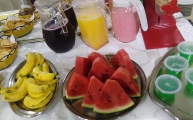 Hotel Lara's