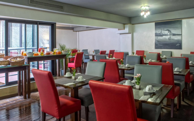 Yaad City Hotel