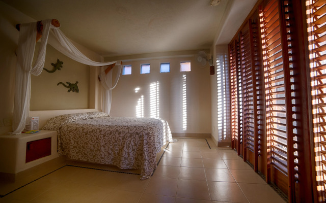 La Villa Luz Adults Only
