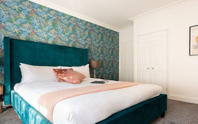 The South Kensington Place - Modern & Bright 4bdr Townhouse