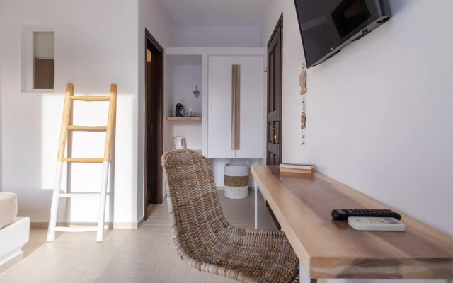 Aella Residence