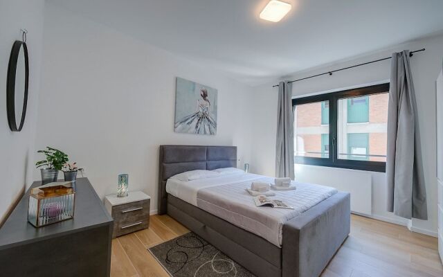 Boutique Apartment 10