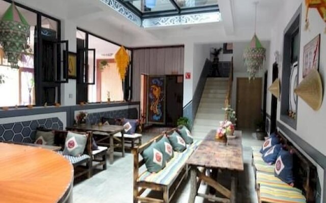 Crystal Taro Inn Dali