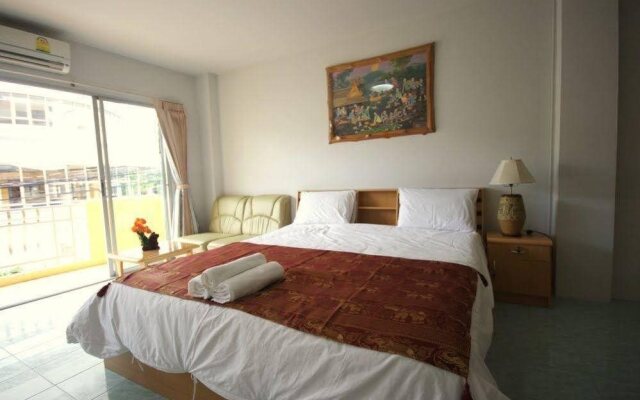 Malee Beach Guest House
