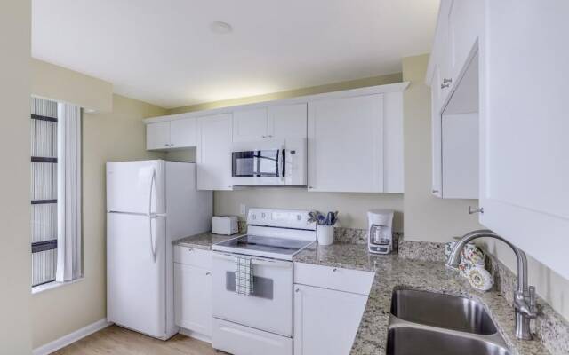 Front Unit Facing Beach With Wraparound Balcony