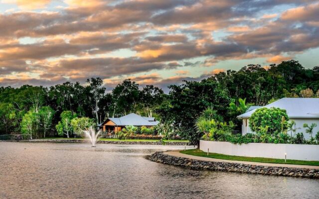 Blue Lagoon Villa A in Trinity Beach