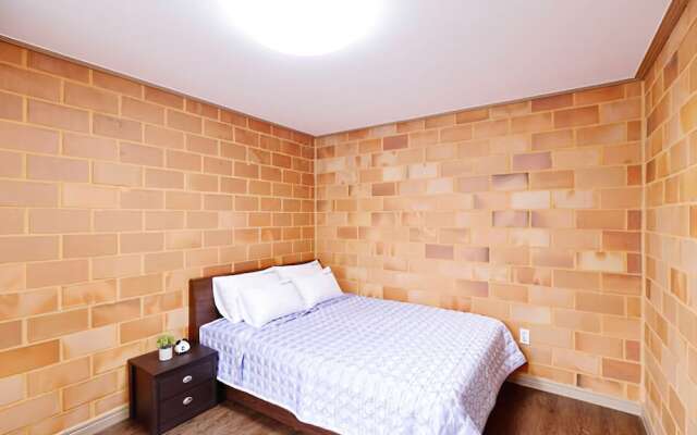 Sancheong Skylight Lake Pension