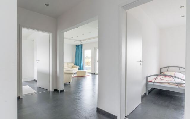 Private House Best Hain (5553)