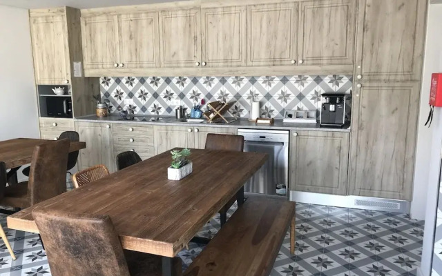 Royal Beach Hostel & Suites