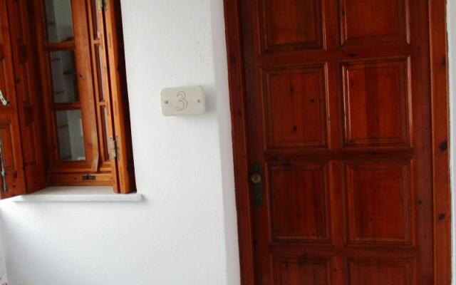Kapetanos Rooms