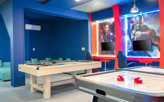 Stunning 15 Suites Close to Disney