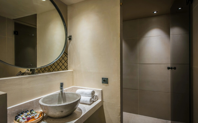 Petousis Hotel & Suites