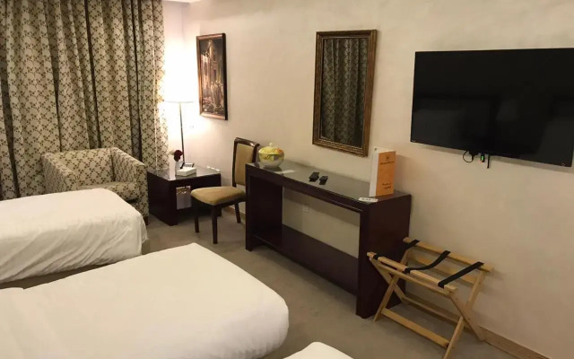 Strand Hotel