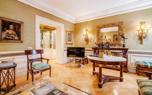 Stunning Apartment in Roma With Wifi and 2 Bedrooms