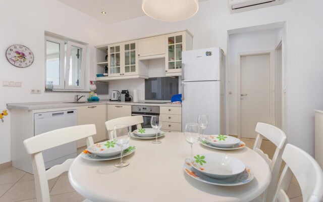 Beautiful Home in Njivice With Wifi and 3 Bedrooms