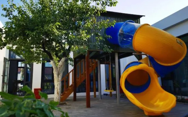 Longqingxia Tongluyushe Private Tang Parent-child Homestay