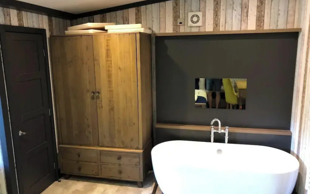 Pet Friendly Lodge - Sleeps6 - Long Stay Discount