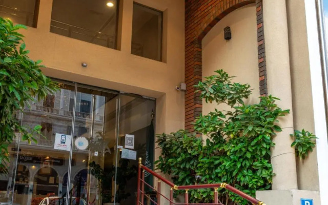 Qosor Al Sharq Furnished Units