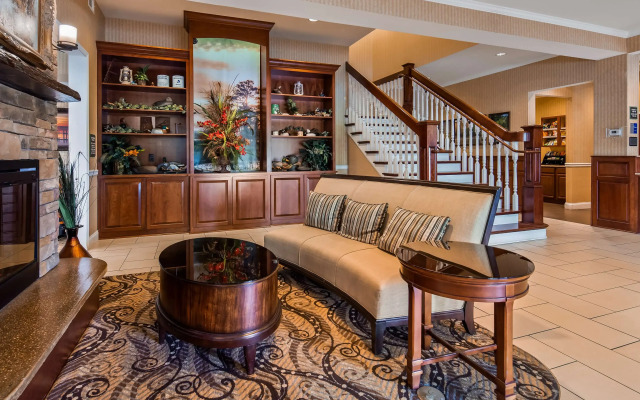 Best Western Plus Easton Inn & Suites