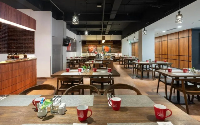 Hotel Neo Gading Solo